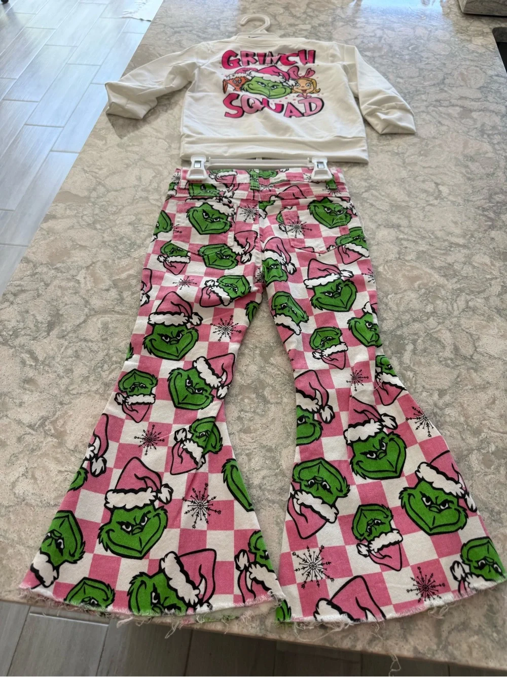Girls Grinch Squad Christmas Jeans & Top Set Pink Size XS 2T NWOT
